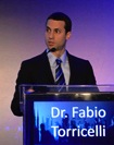 Dr. Fábio Torricelli em apresentação científica